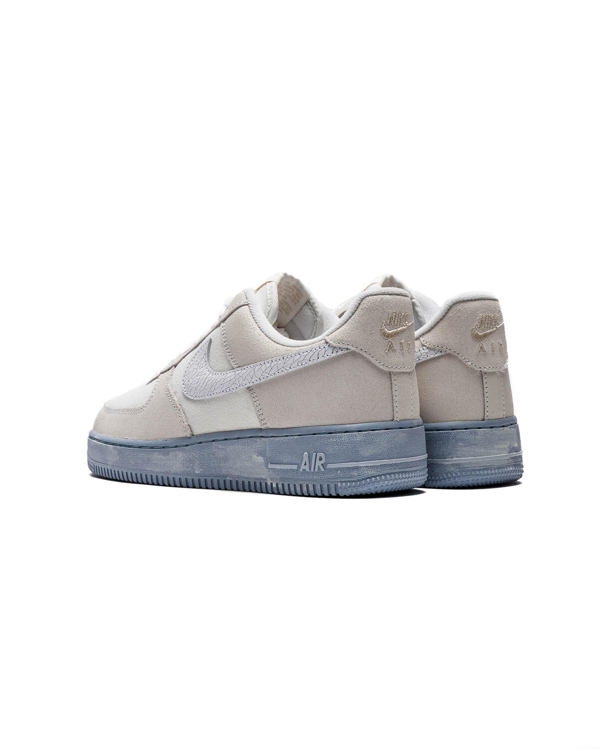 NOW ONLINE & IN-STORE (CENTRAL WORLD) Nike Air Force 1' 07 LV8 EMB “Summit  White” DV0787-100 THB 4,700 . (US) 7.5 / 8 / 9.5 / 10 / 10.5 /…