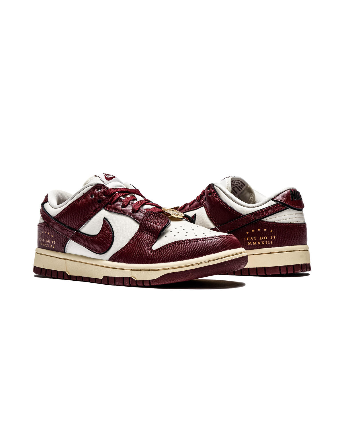 Nike WMNS Dunk Low SE - Sail / Team Red / Black / Muslin - Image 5
