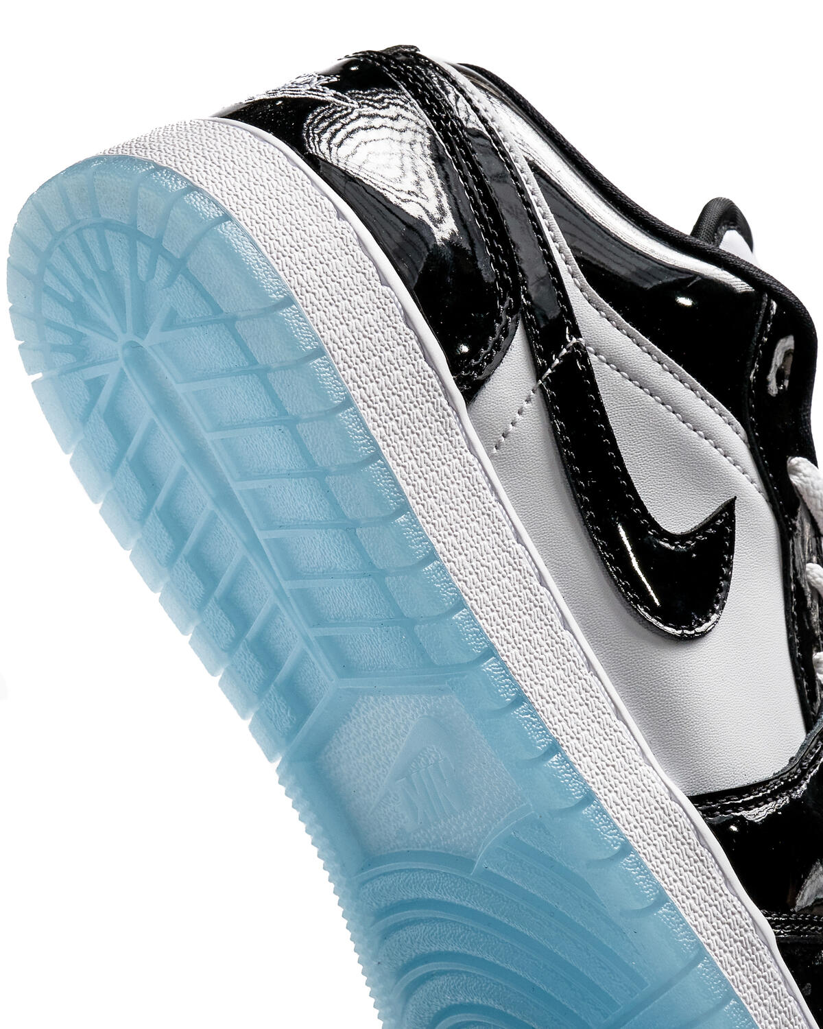Air Jordan 1 Low SE Concord (GS) - Image 7