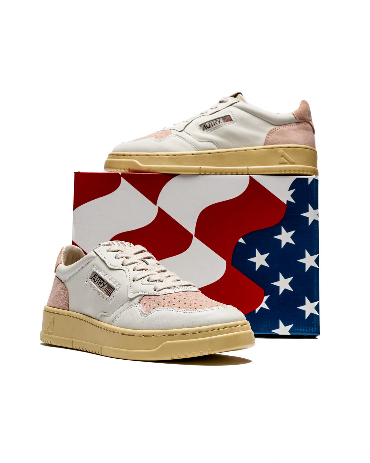 Autry Medalist Low Suede (Women's) - Image 6