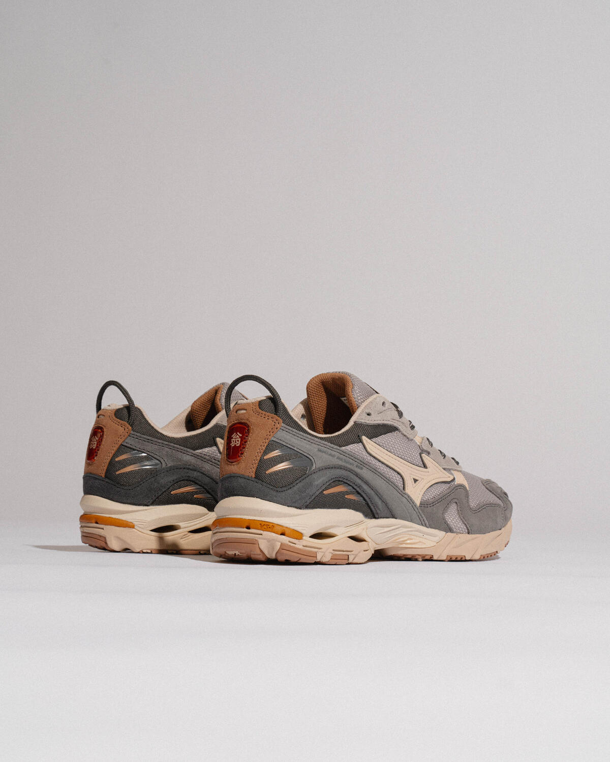 Mizuno Wave Rider 10 'Noh Mask Pack' - Image 14