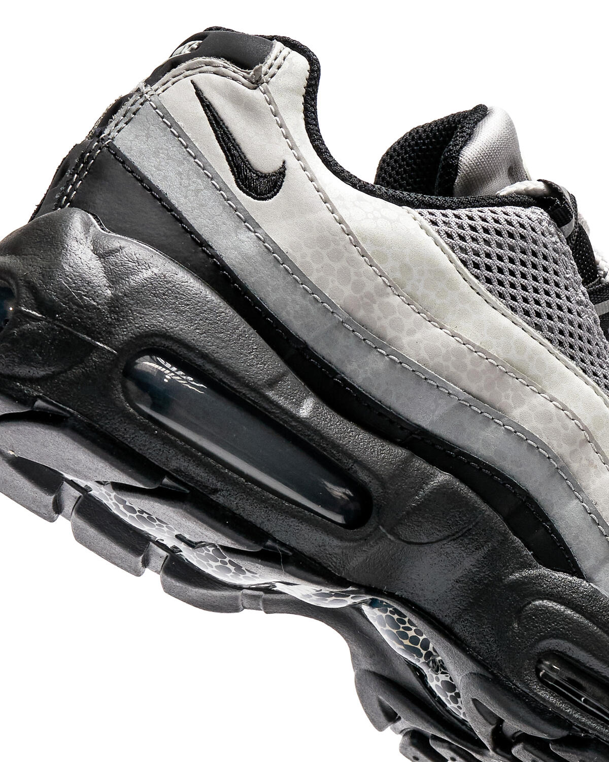 Nike WMNS Air Max 95 - Light Smoke Grey / Black-Photon Dust / Sail / Anthracite - Image 16