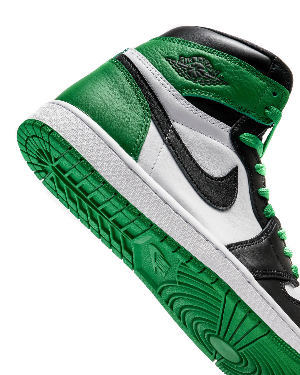 Air Jordan 1 Retro High 'Lucky Green' - Image 24