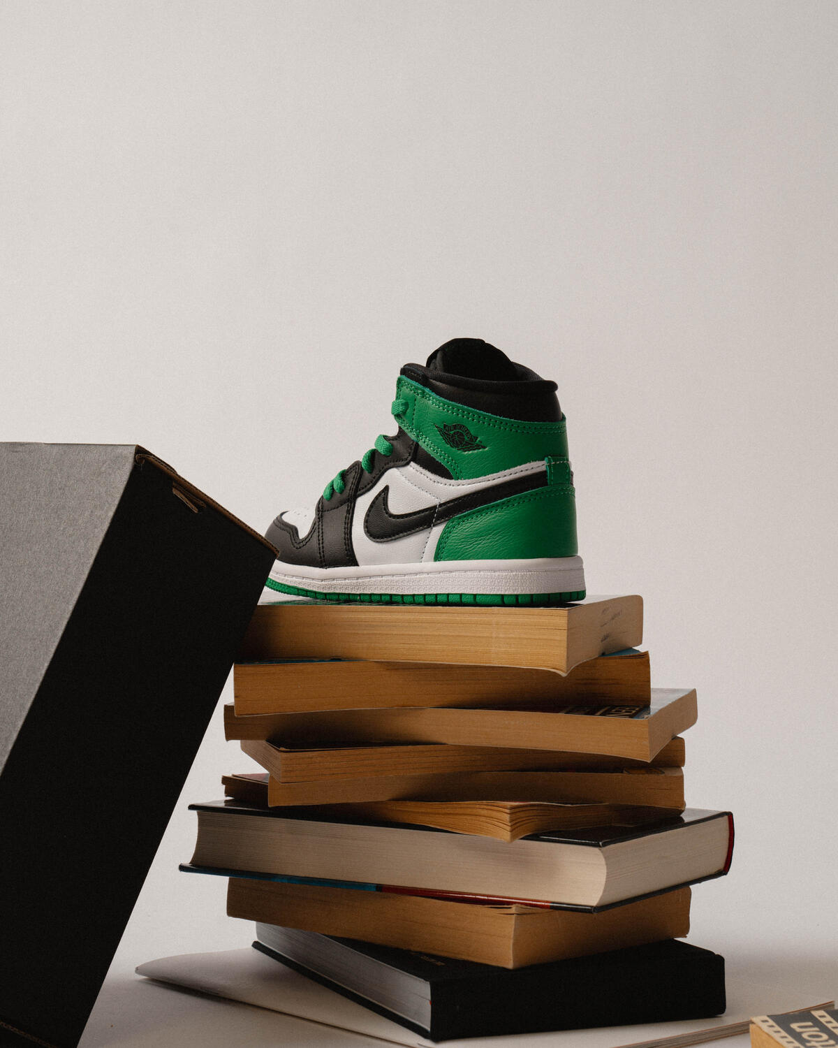 Air Jordan 1 Retro High OG (TD) - Black/Lucky Green/White - Image 8