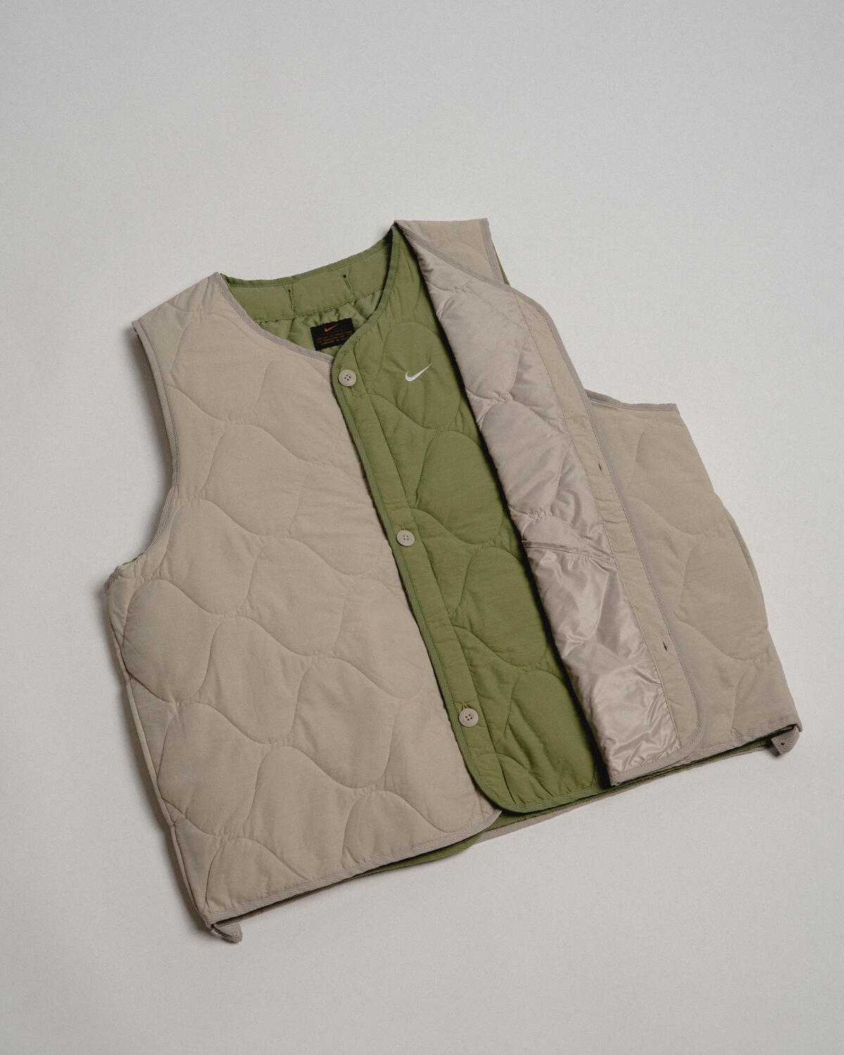 Nike Woven Insulated Military Vest Oil Green / White - Image 7