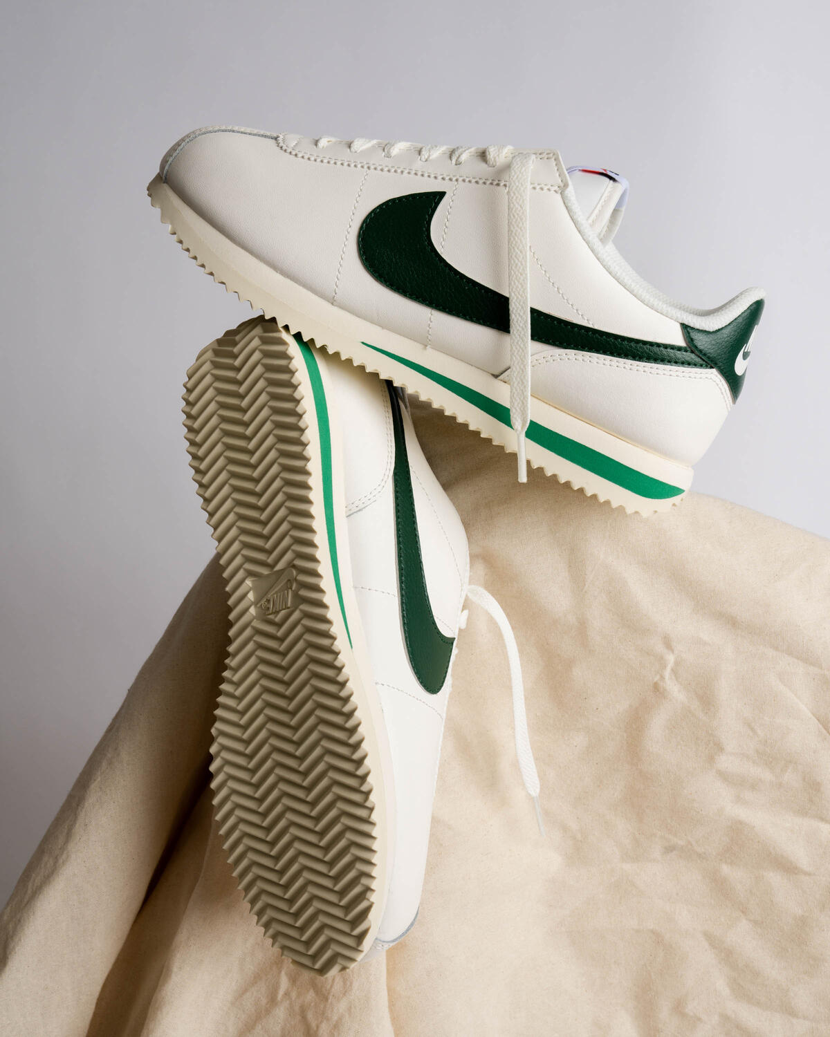 Nike WMNS Cortez - Sail / Gorge Green / Malachite / Coconut Milk - Image 40