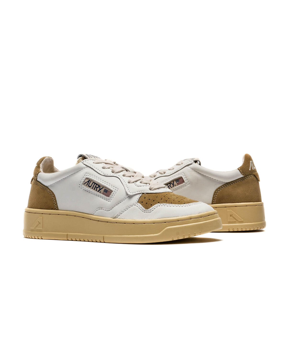 Autry Medalist Low Suede / Leat White / Mud (Women's) - Image 5