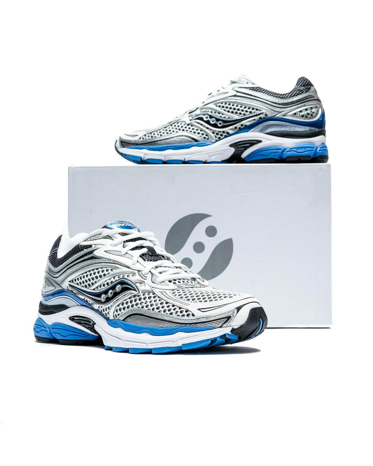 Saucony Progrid Omni 9 Royal silver royal S70739-4 - Image 15