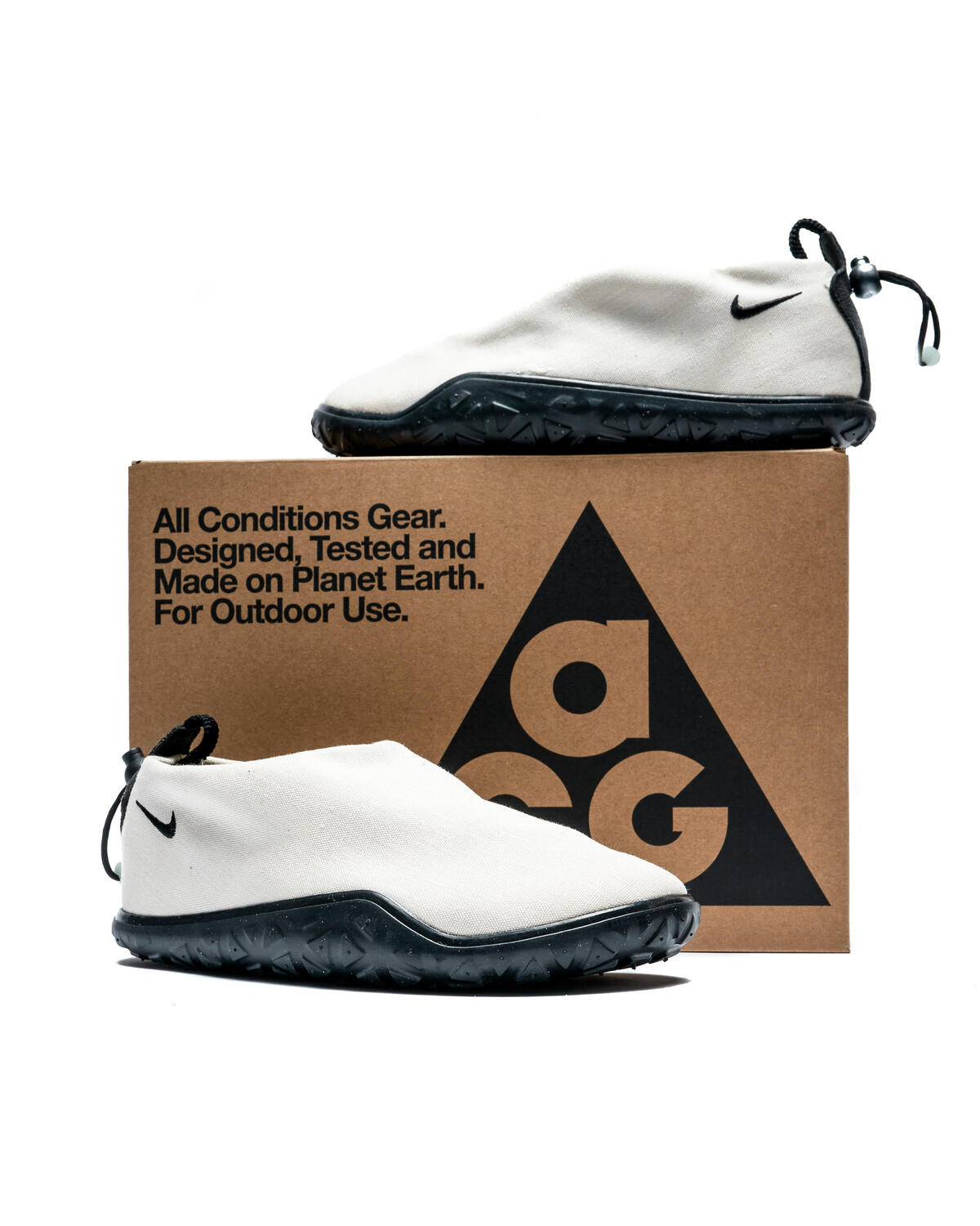 Nike ACG Moc Shoes Summit White / Black - Image 16