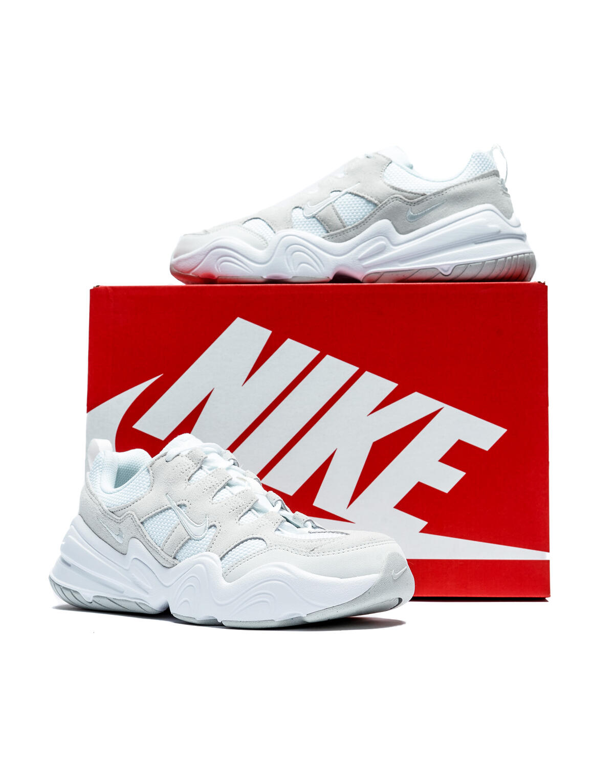 Nike Women's Nike Tech Hera White/White-Summit White - Image 12