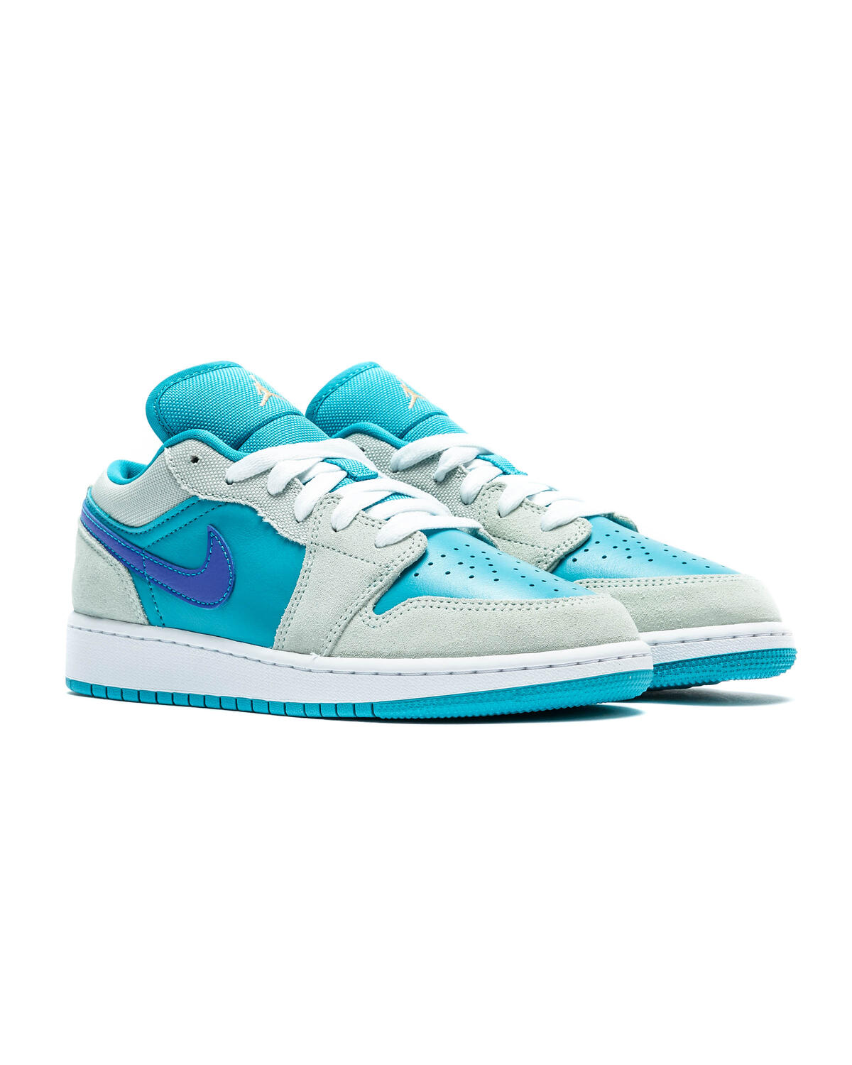 Air Jordan 1 Low SE (GS) - Image 3