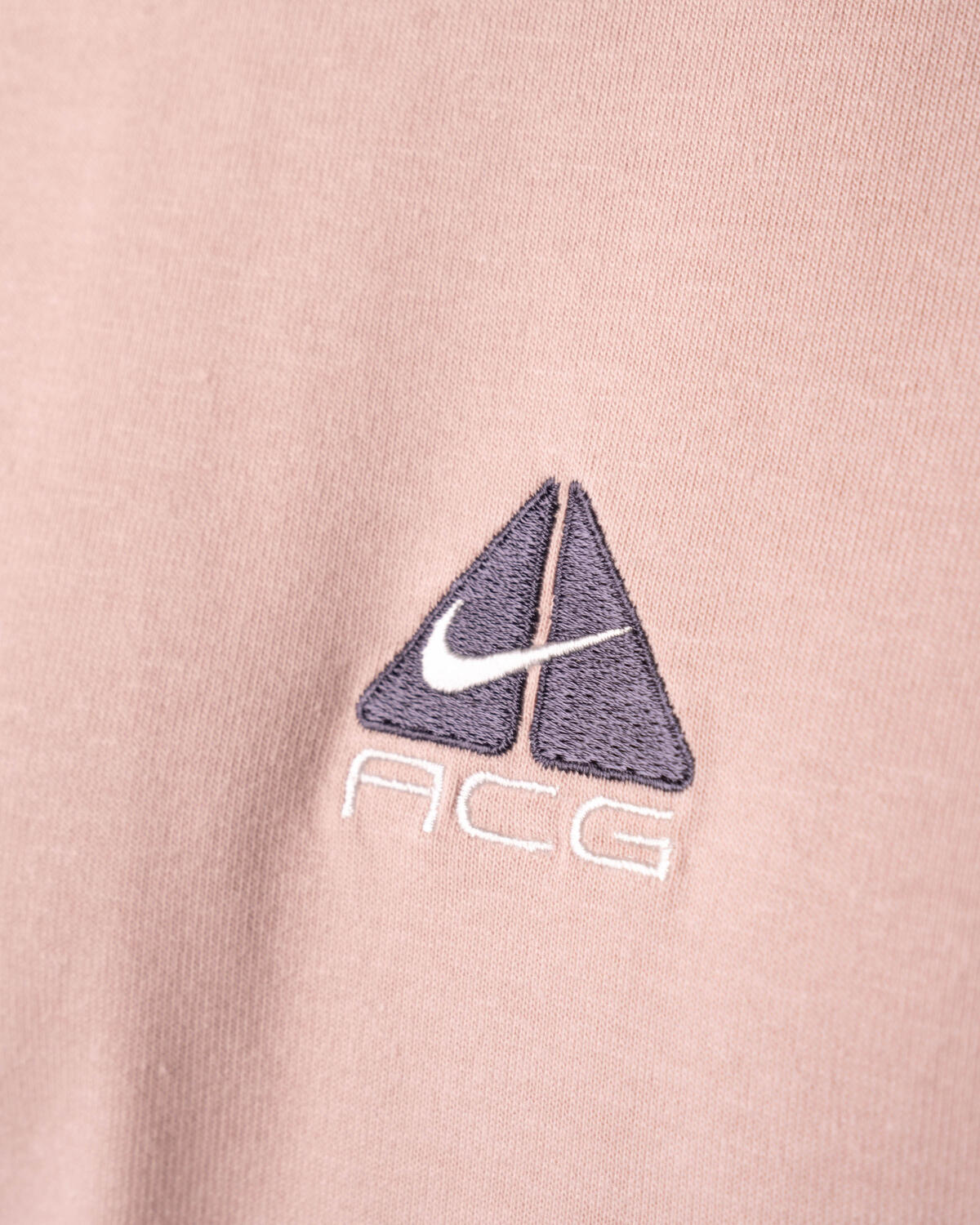 Nike ACG Lungs T-Shirt Pink Oxford - Image 5