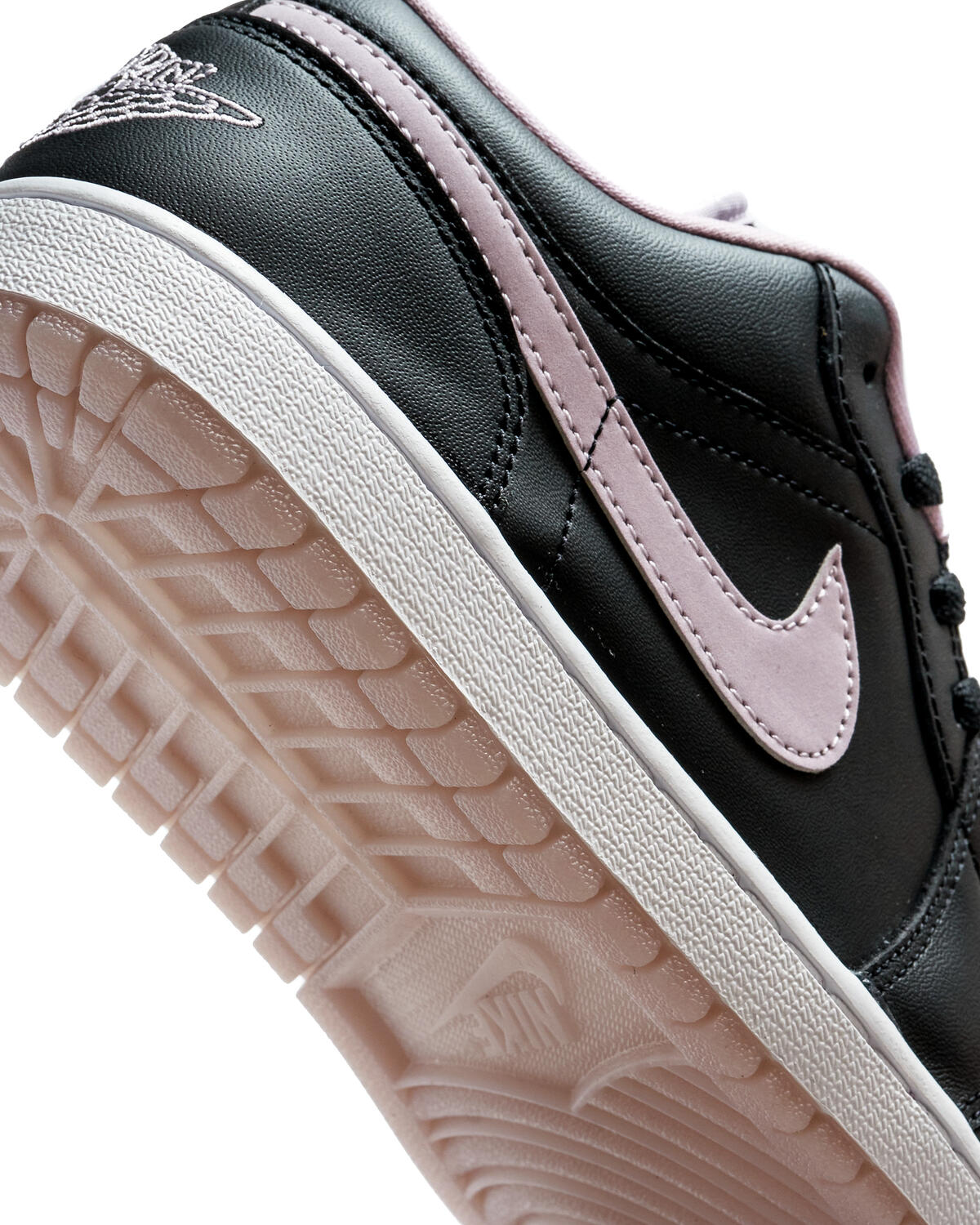 Air Jordan 1 Low SE Black/Iced Lilac - Image 19