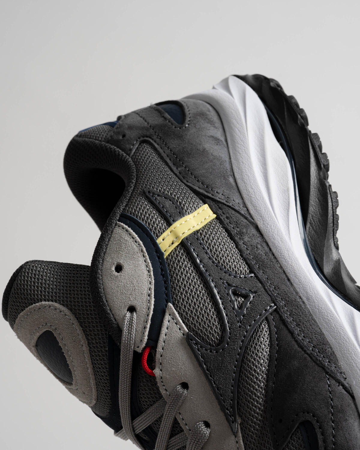 Mizuno x Graphpaper Wave Rider Beta - Image 11