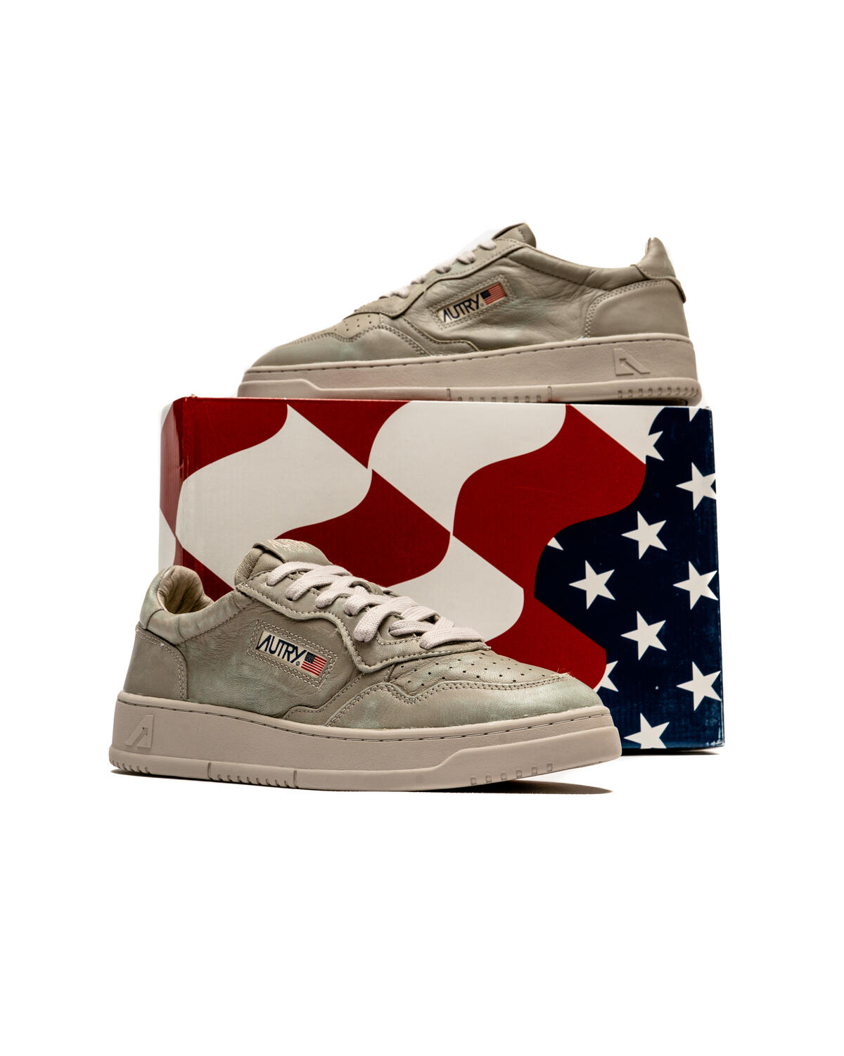 Autry Medalist Low Solid Goat Chateaux Grey - Image 6