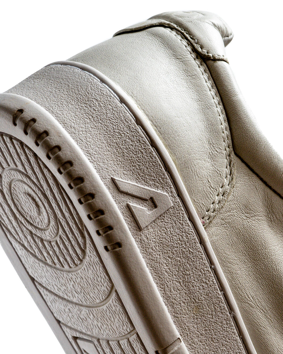 Autry Medalist *Solid Goat* - Image 15