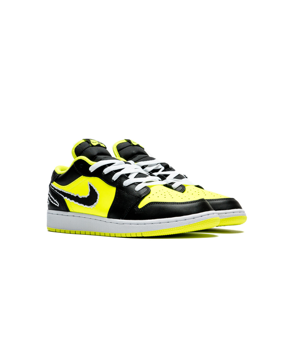 Air Jordan 1 Low SE (GS) - Image 3