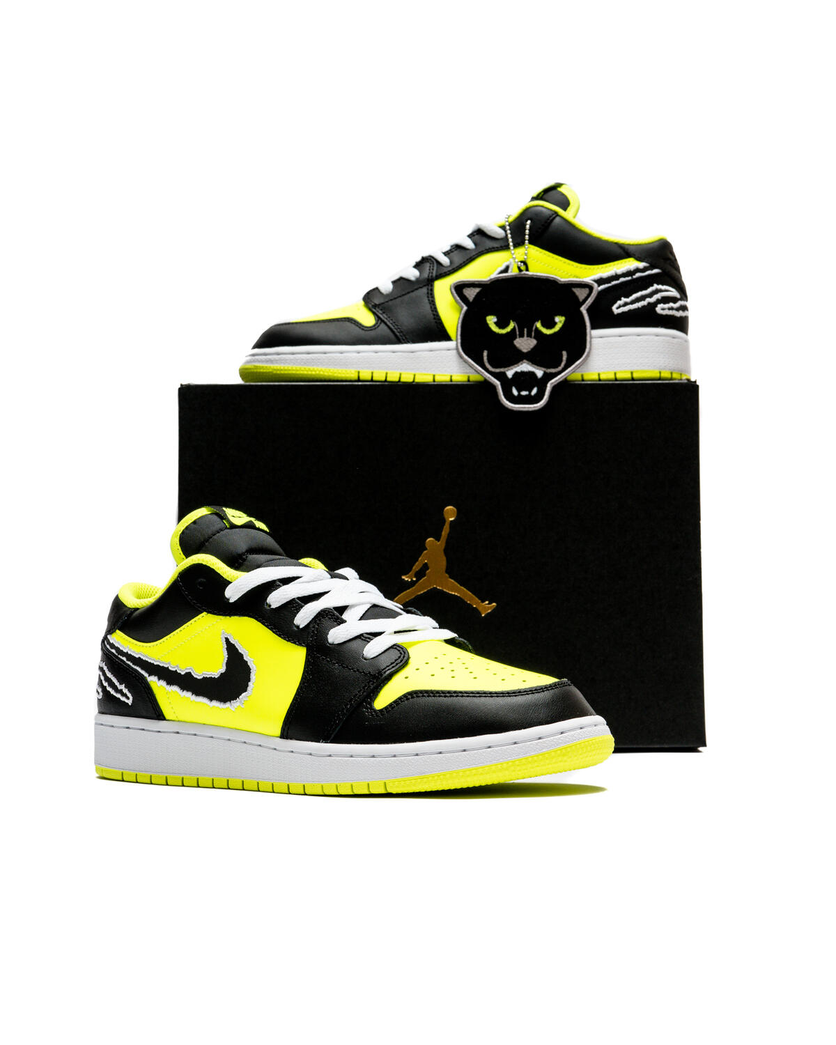 Air Jordan 1 Low SE (GS) - Image 6