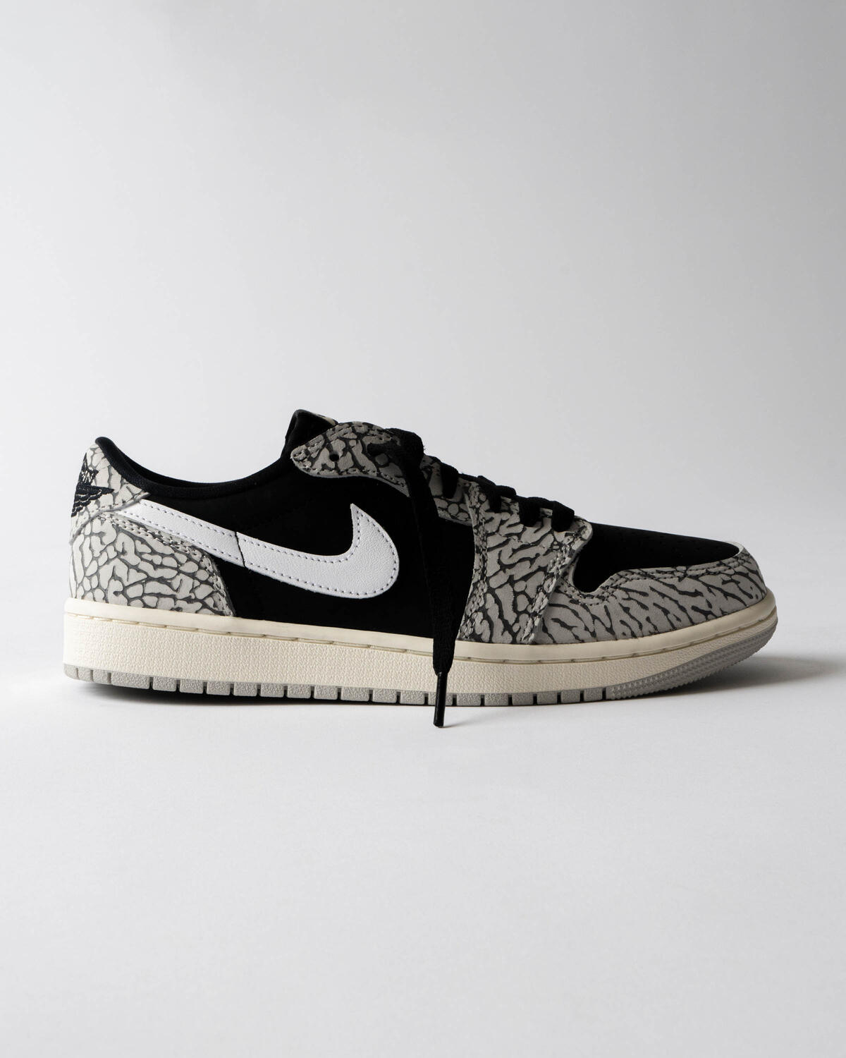 Air Jordan 1 Retro Low OG (Women's) - Image 13
