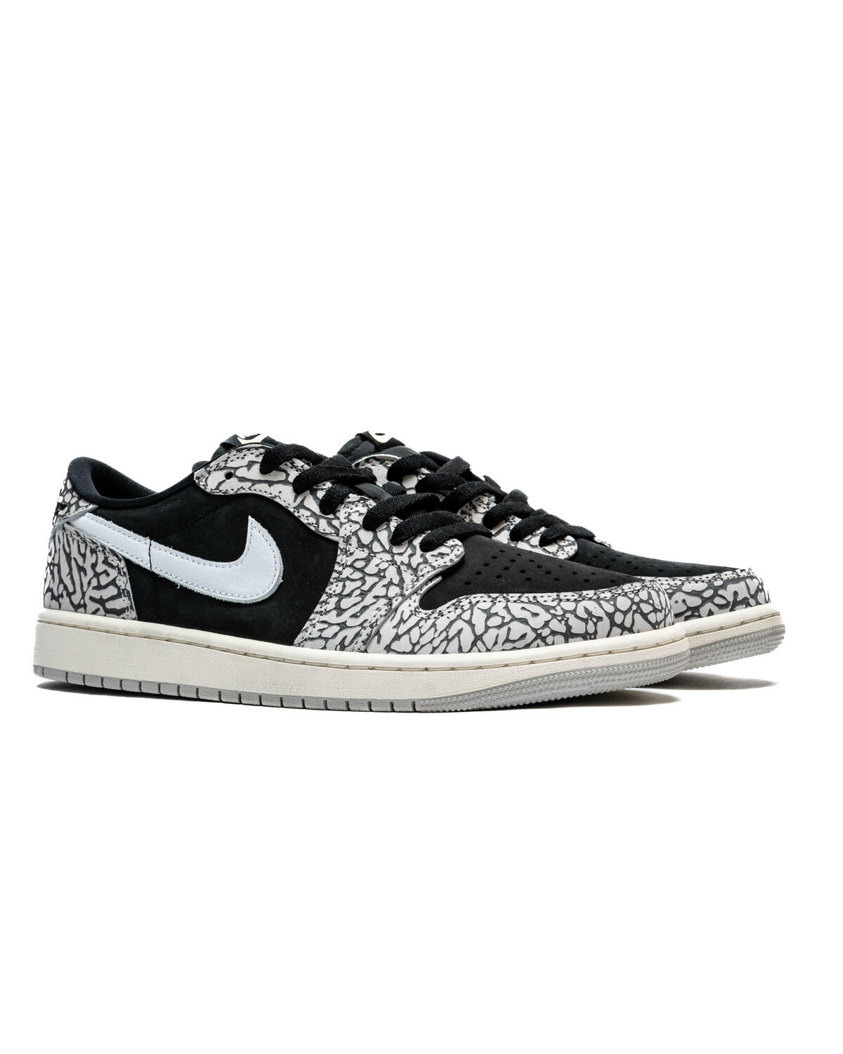 Jordan Air Jordan 1 Retro Low OG 'Black Cement' Grade-School (GS) - Image 3