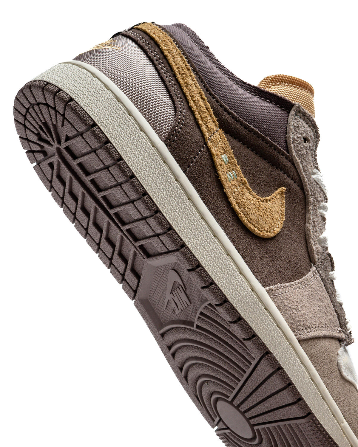 Air Jordan 1 Low SE Craft 'Inside Out - Taupe Haze' - Image 16