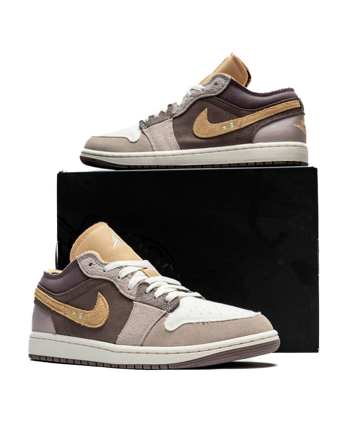 Air Jordan 1 Low SE Craft 'Inside Out - Taupe Haze' - Image 15