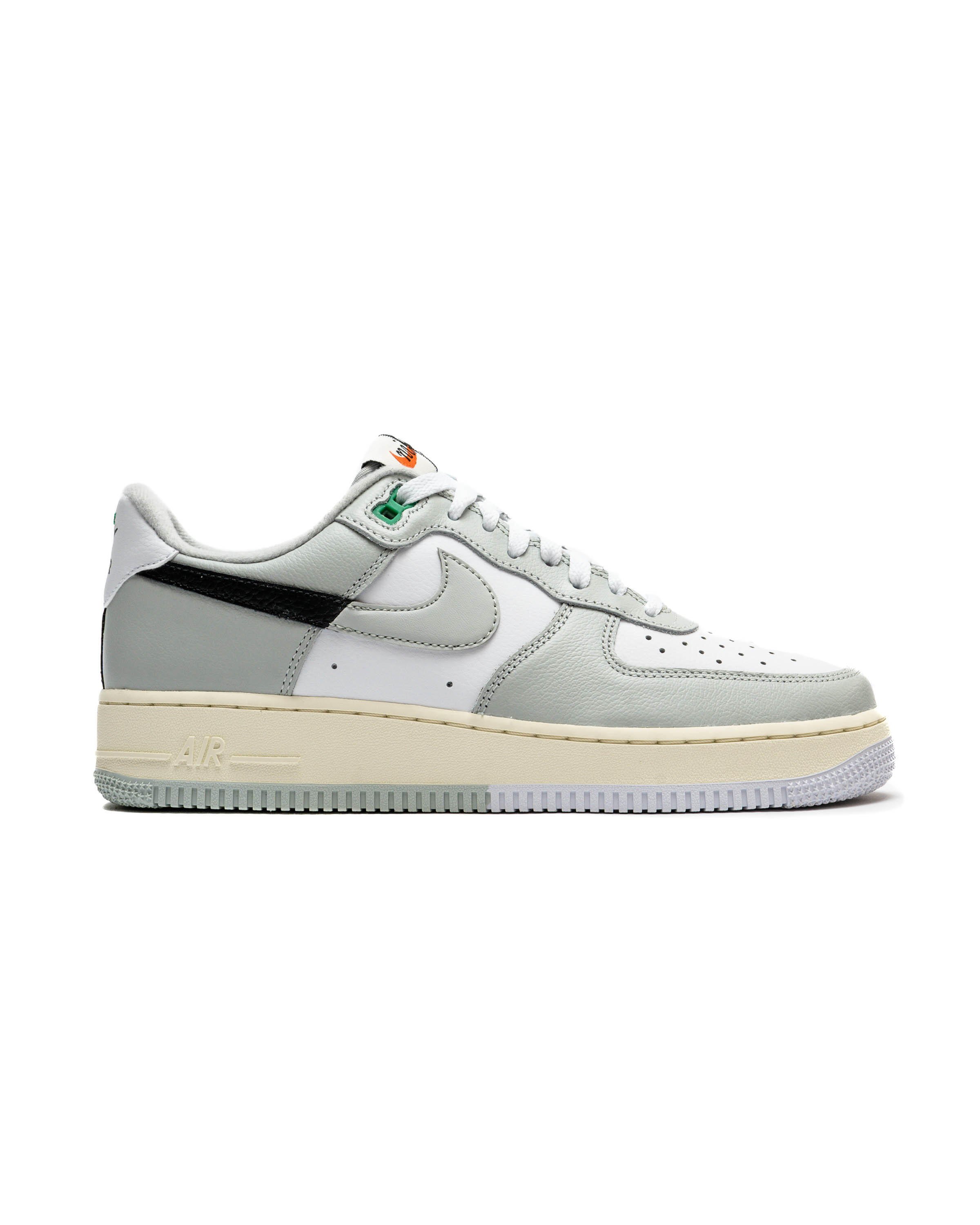 Nike AIR FORCE 1 '07 LV8