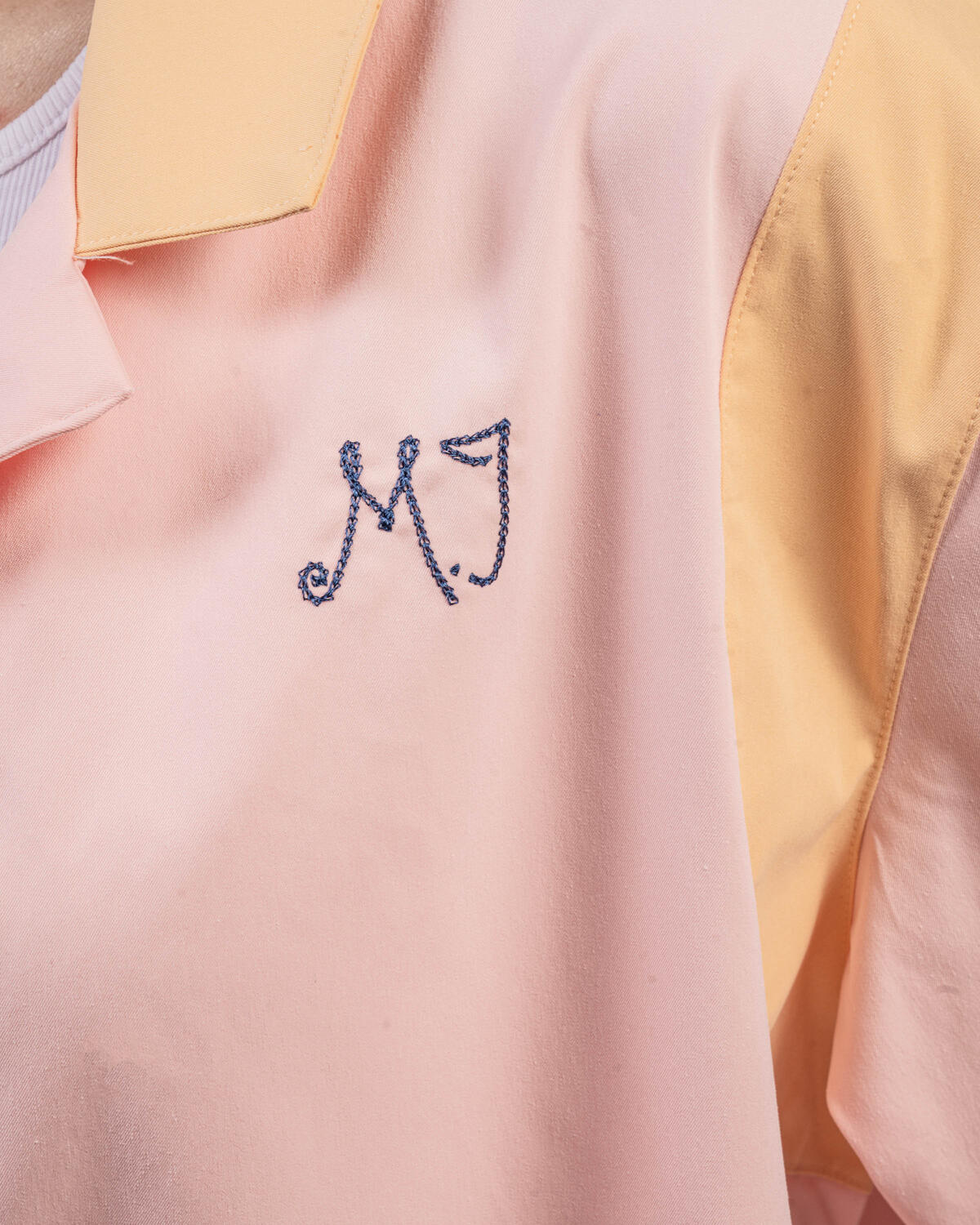 Jordan Women's Button Up Shirt Atmosphere / Celestial Gold - Image 9