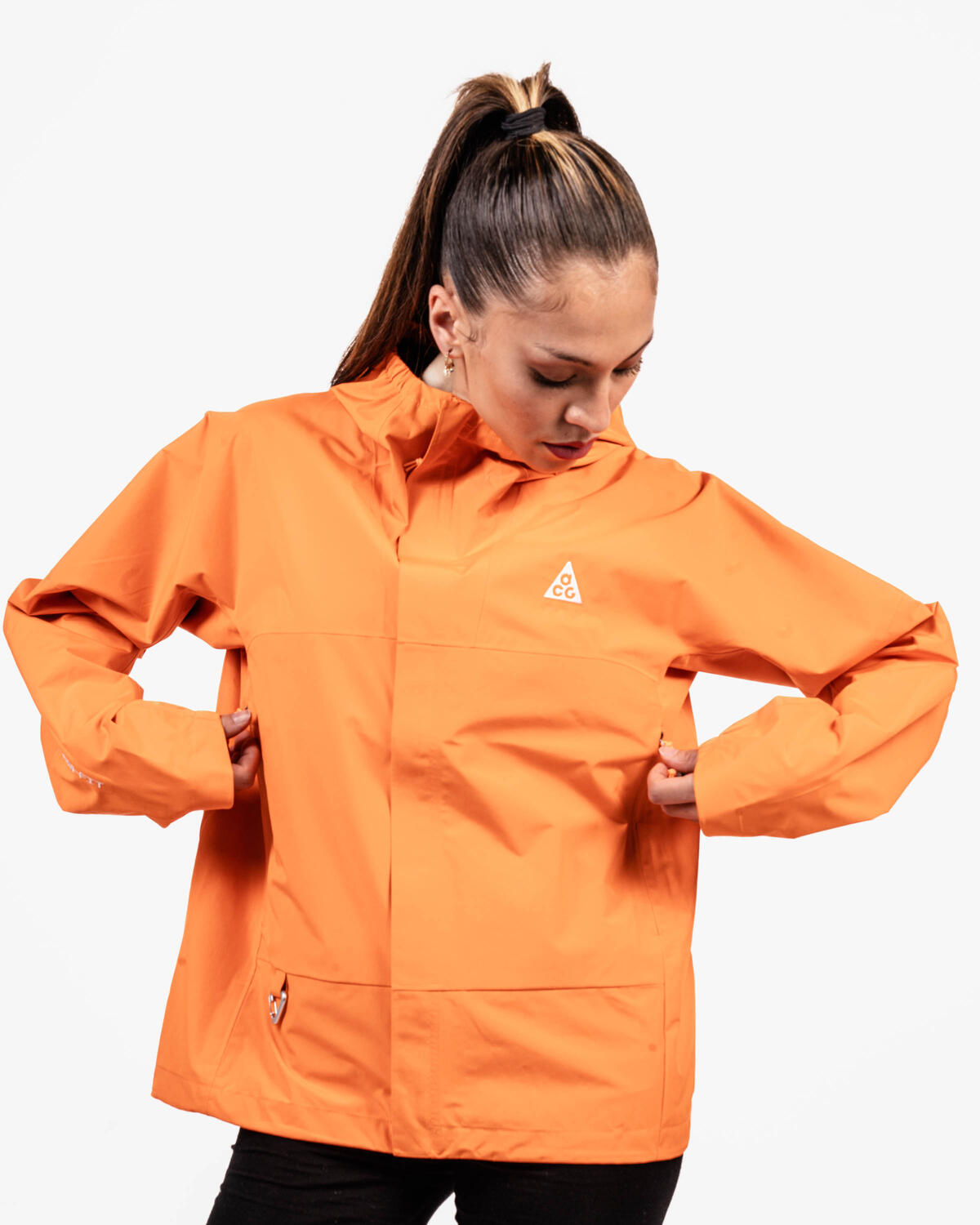 Nike Womens ACG Cascade Rains Jacket - Image 4