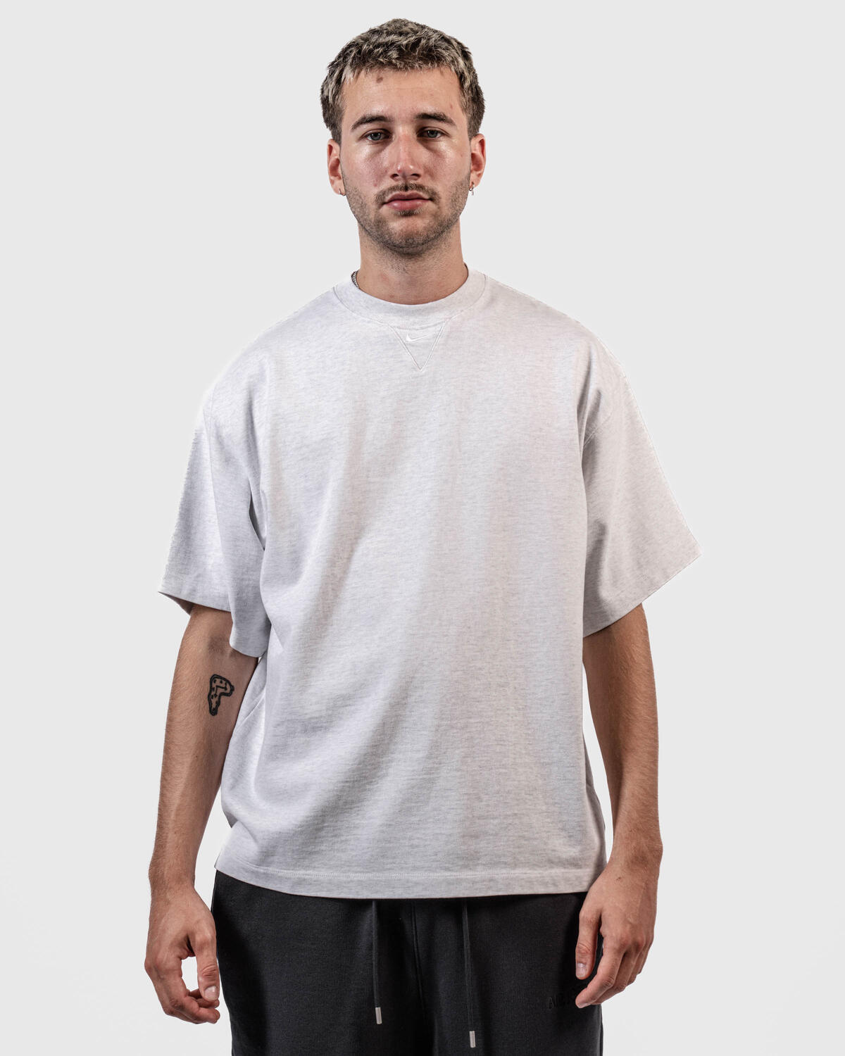 Nike Solo Swoosh Shortsleeve Top - Image 3