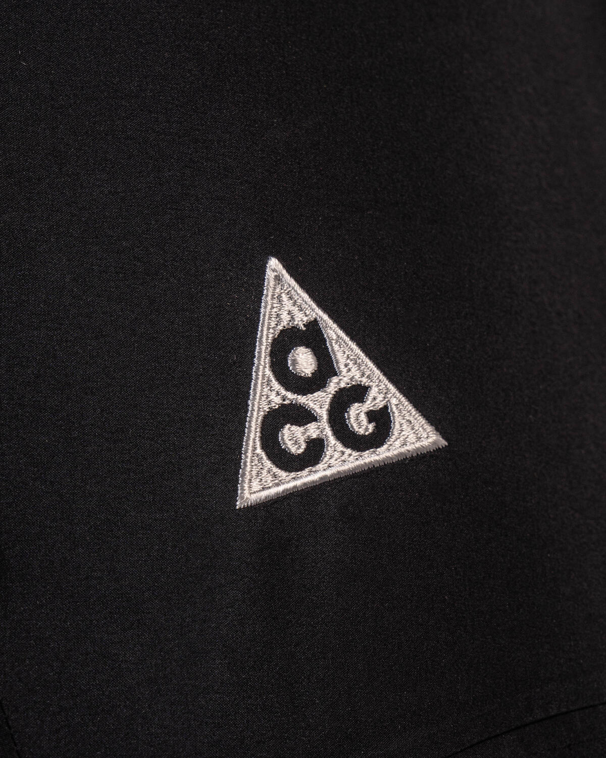 Nike ACG Cascade Rains Full Zip Jacket Black / Summit White - Image 13