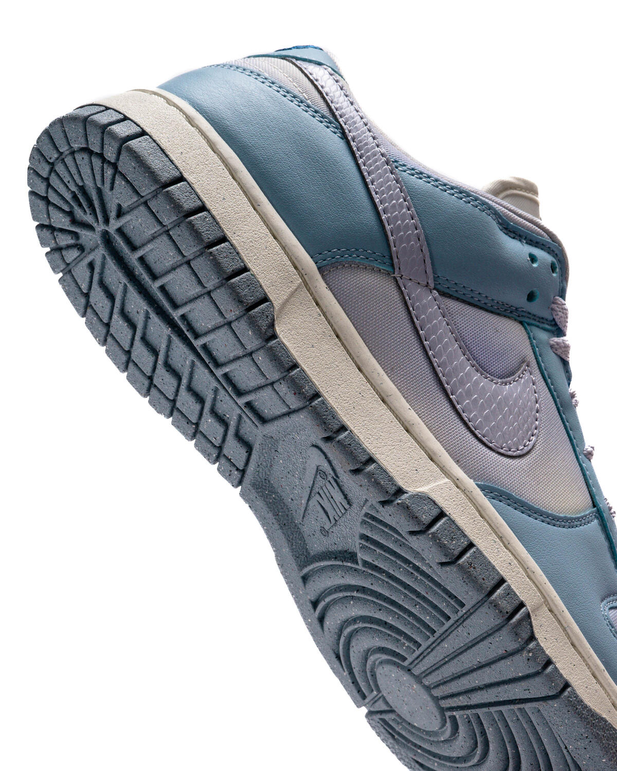Nike WMNS Dunk Low - Image 7