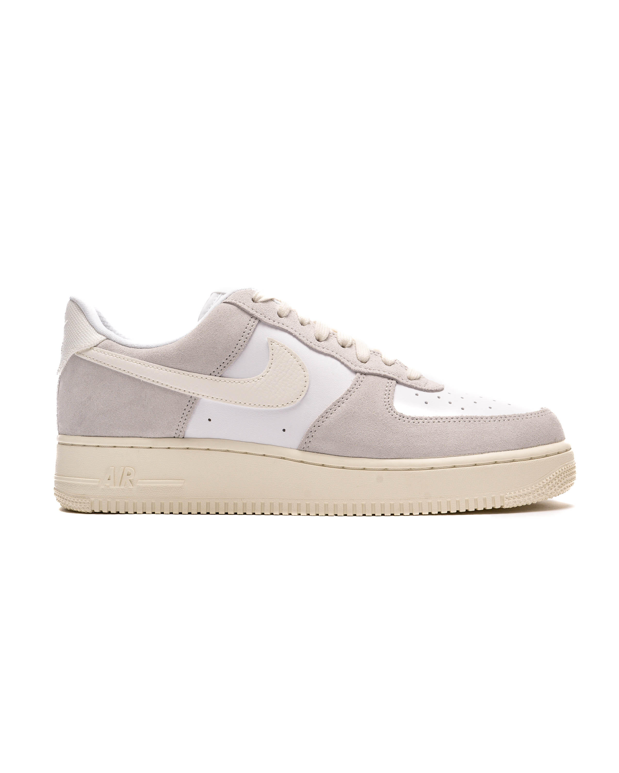 Nike AIR FORCE 1 LV8