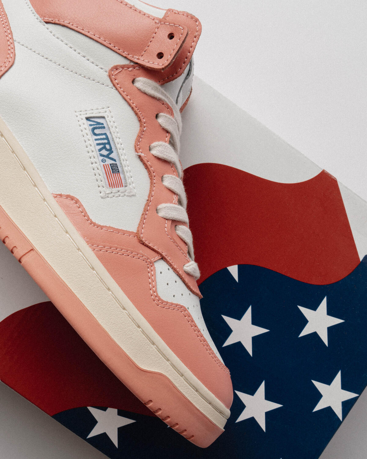 Autry Action Shoes Wmns Medalist Mid - Image 8