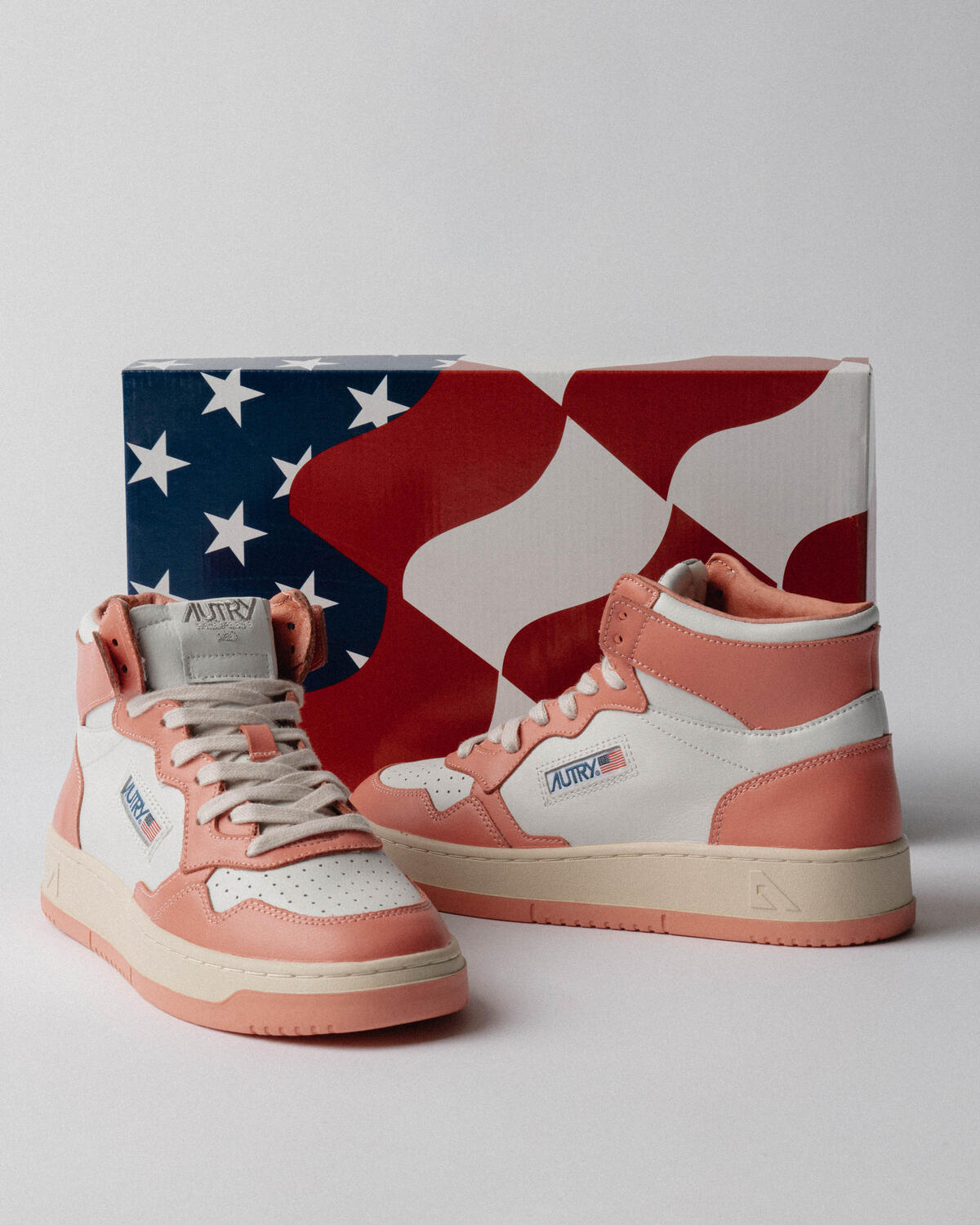 Autry Action Shoes Wmns Medalist Mid - Image 9