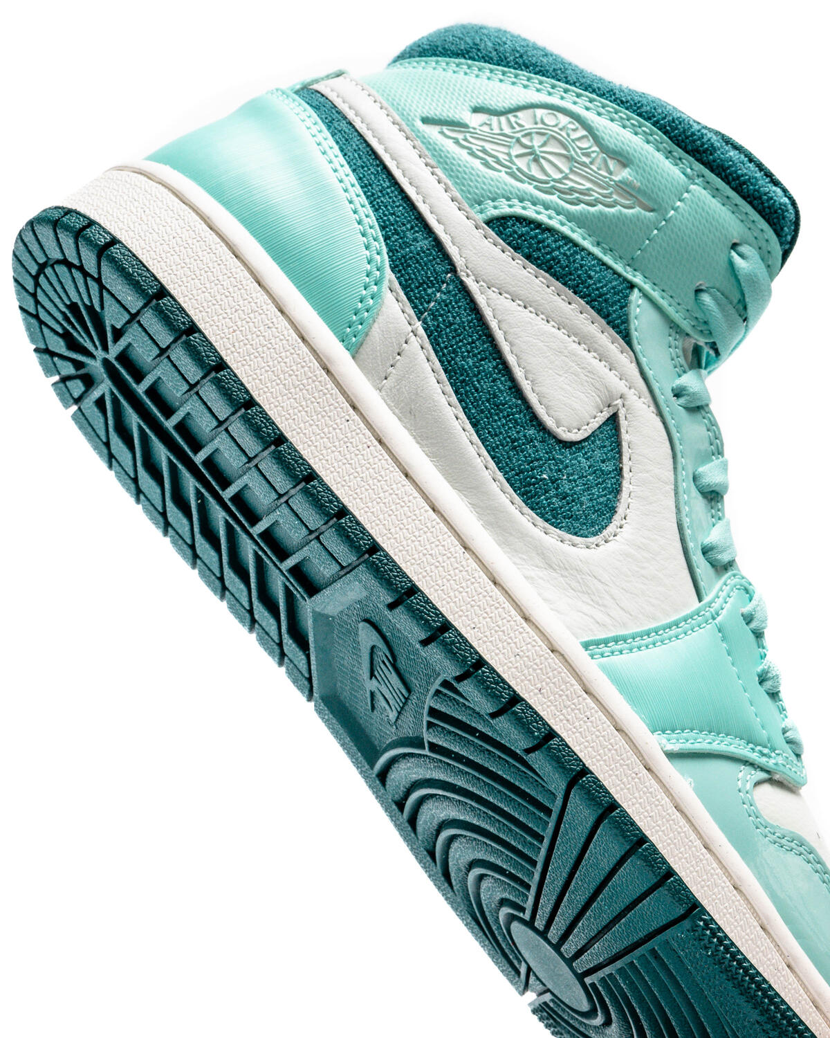 Air Jordan 1 Mid SE 'Chenille' Bleached Turquoise (Women's) - Image 22