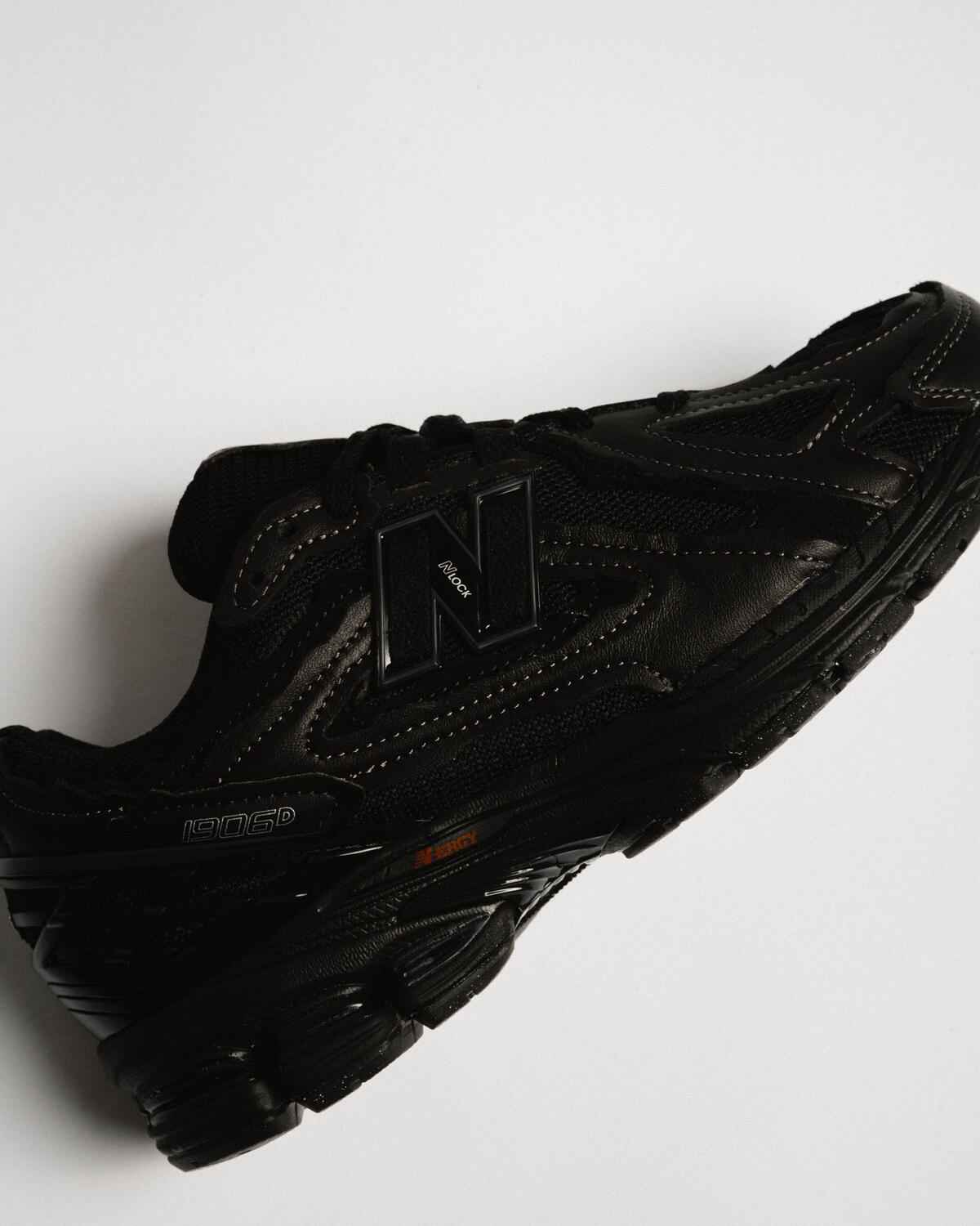 New Balance 1906R Black / Silver Metallic / Crimson - Image 24
