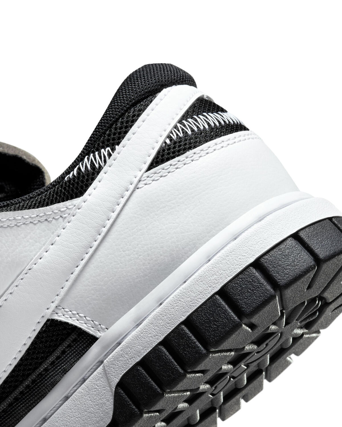 Nike Dunk Black / White - Image 20