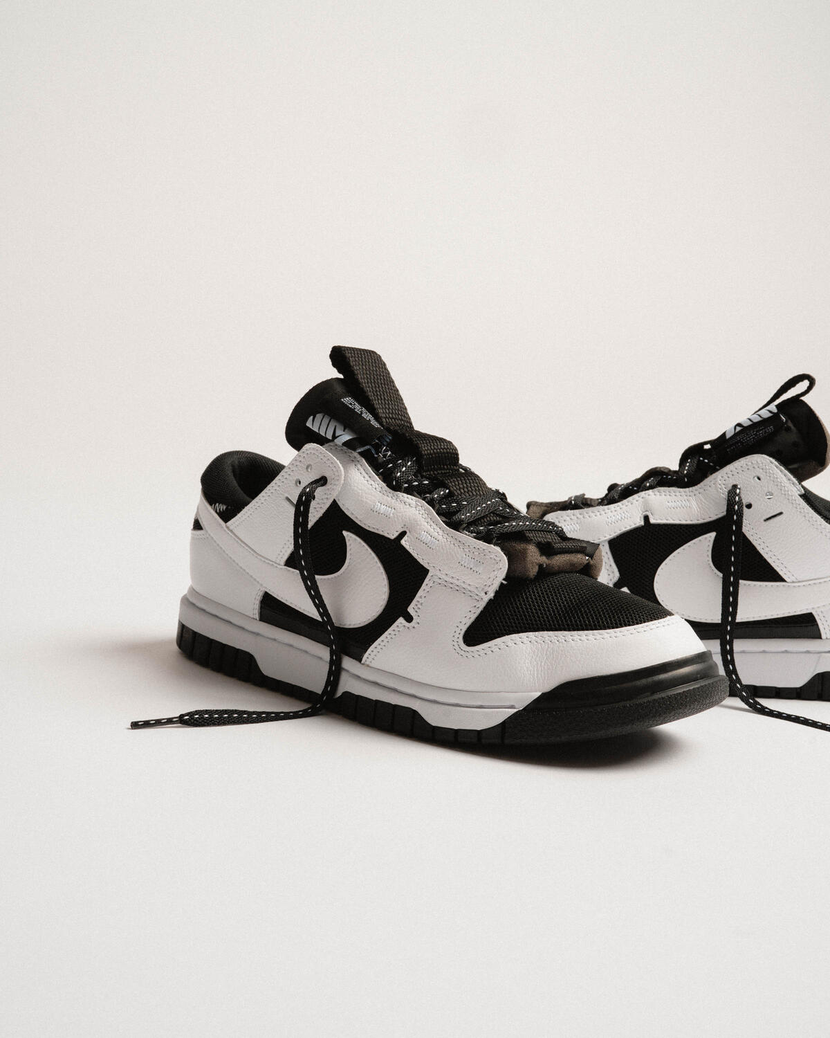 Nike Dunk Black / White - Image 22