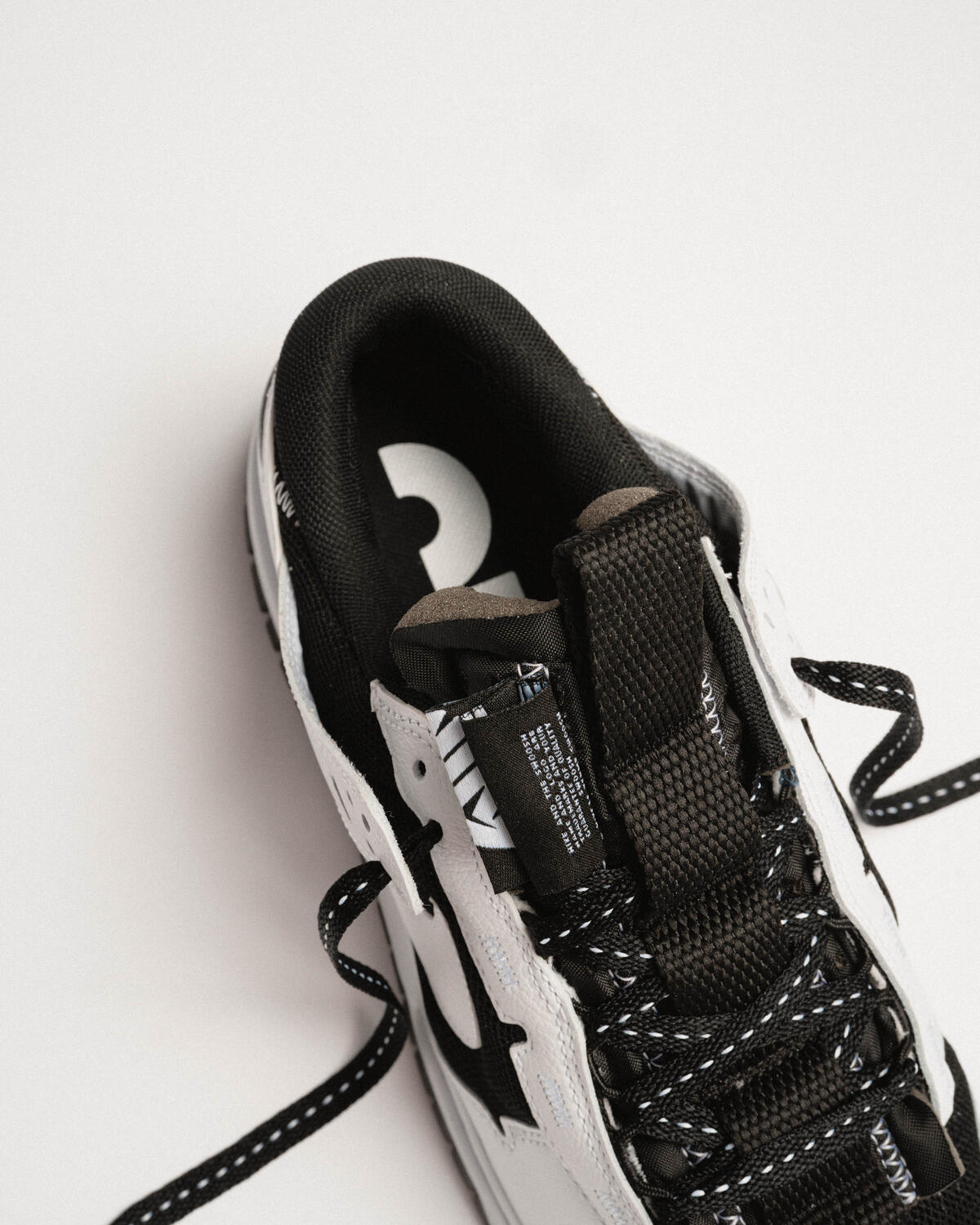 Nike Dunk Black / White - Image 23