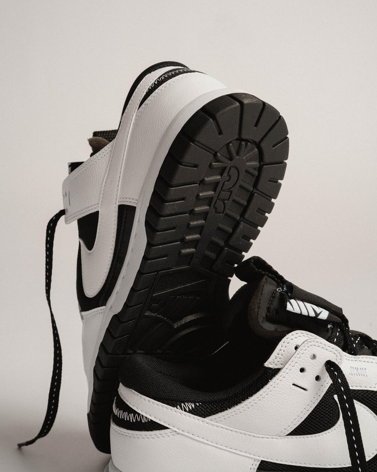 Nike Dunk Black / White - Image 24