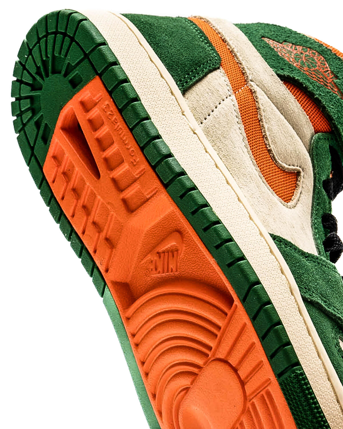 Air Jordan 1 Zoom High CMFT 2 Pien Green/Orange Blaze (Women's) - Image 7