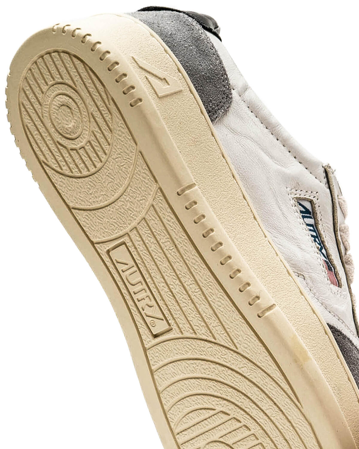 Autry Medalist Low (Women's) - Image 7