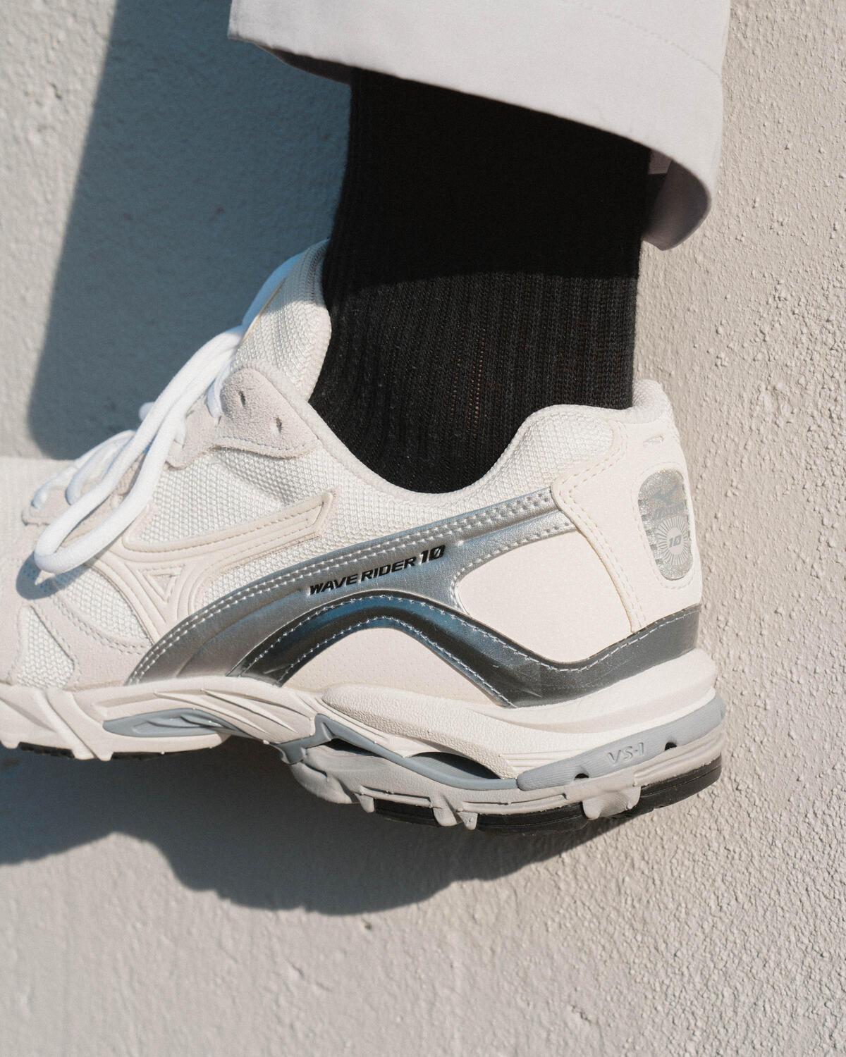 Mizuno Wave Rider 10 Creme / Silber - Image 16