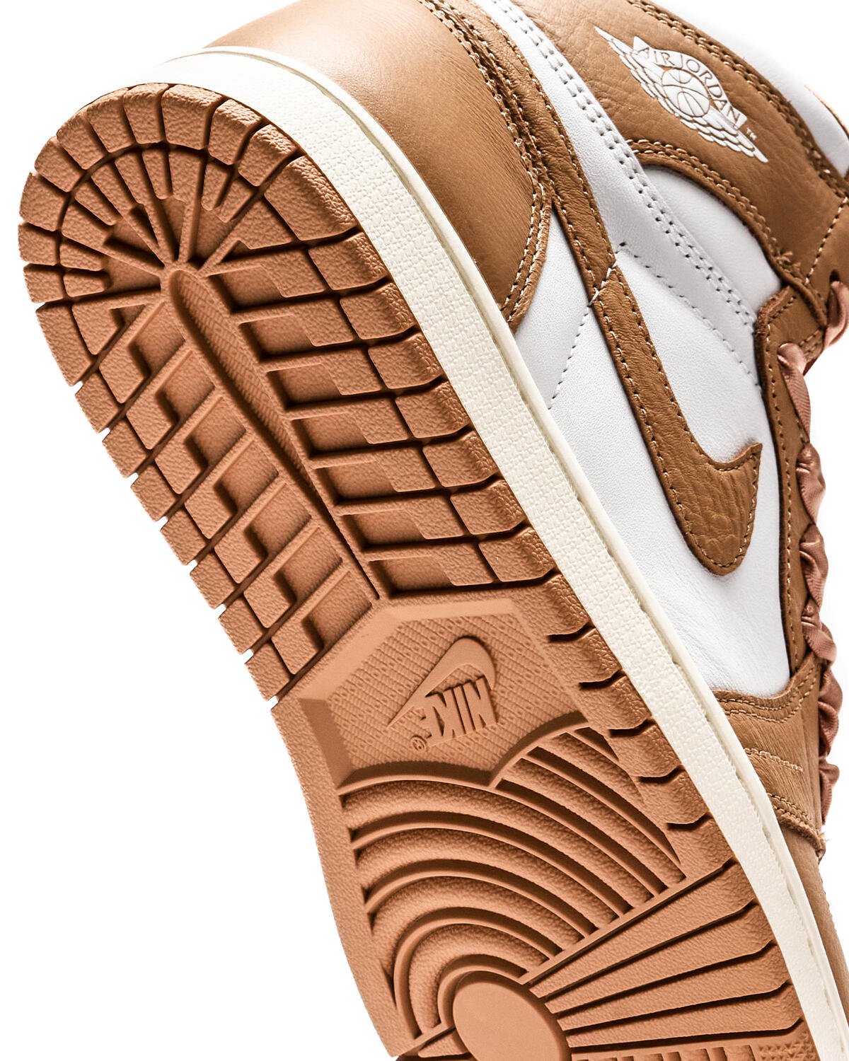 Jordan Air Jordan 1 Retro High OG 'Praline' (Women's) - Image 37
