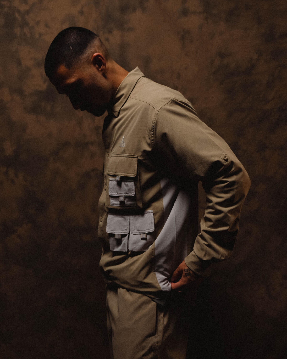 Nike ACG UV Devastation Trail Shirt Khaki / Light Iron Ore / Summit White - Image 8