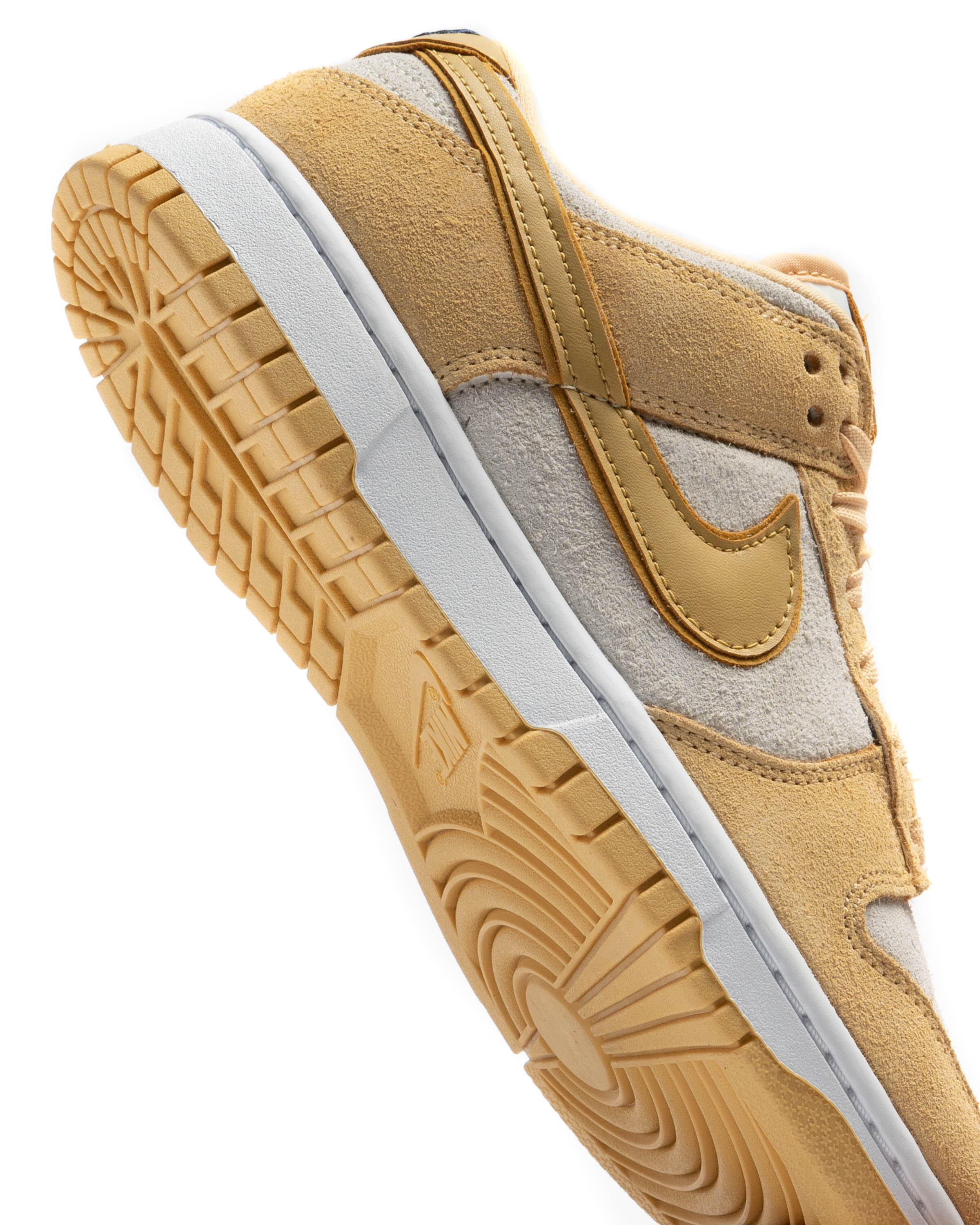 Nike WMNS DUNK LOW LX 'Gold Suede'