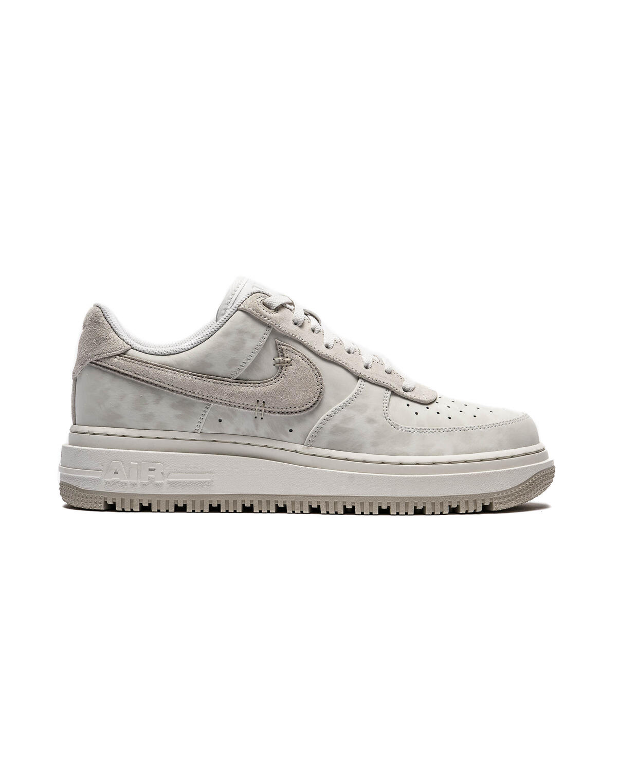 Nike Air Force 1 Low '07 Lv8 Emb Summit Leather Sneaker in White for Men