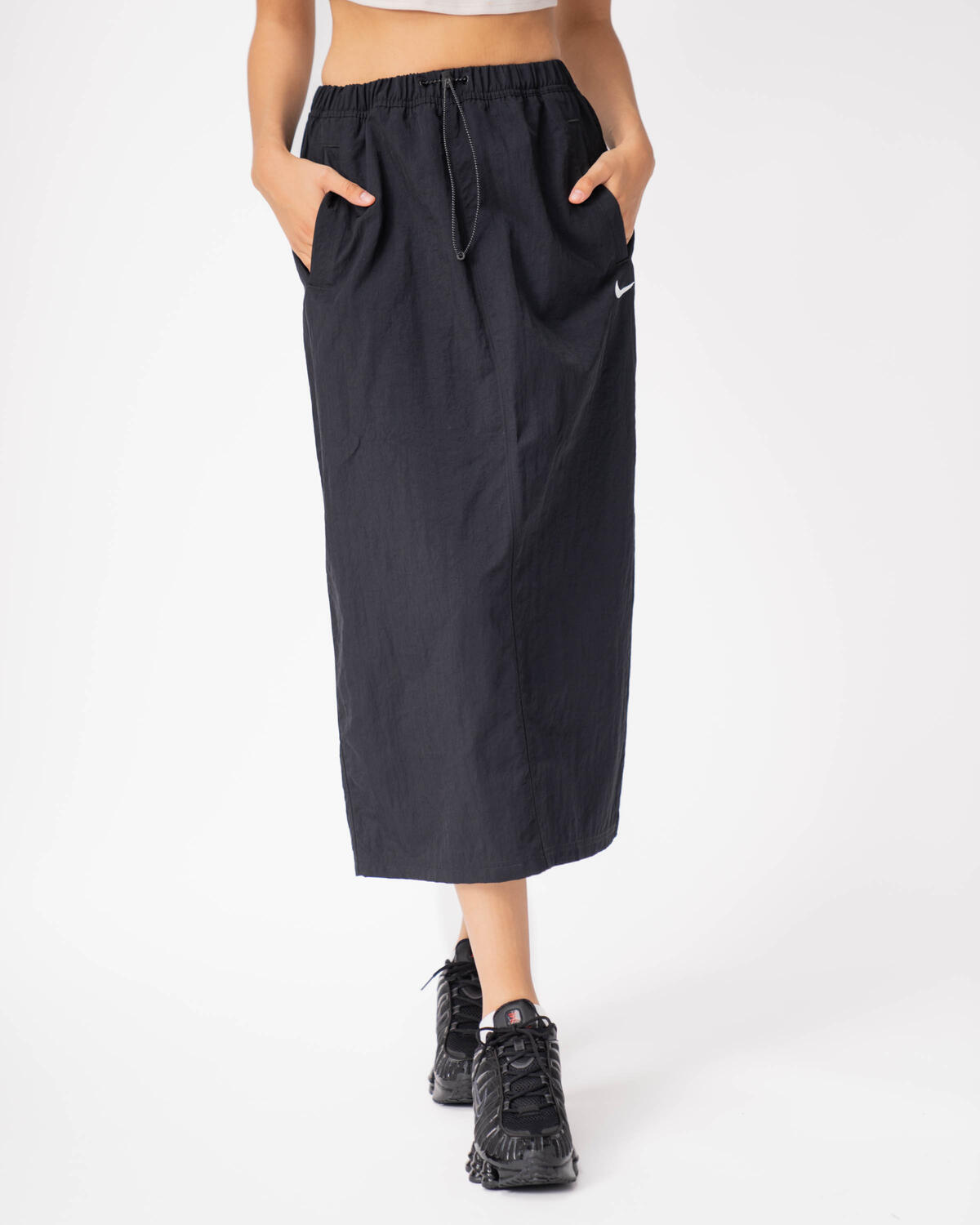 Nike Women's High-Waisted Woven Skirt Black - Image 3