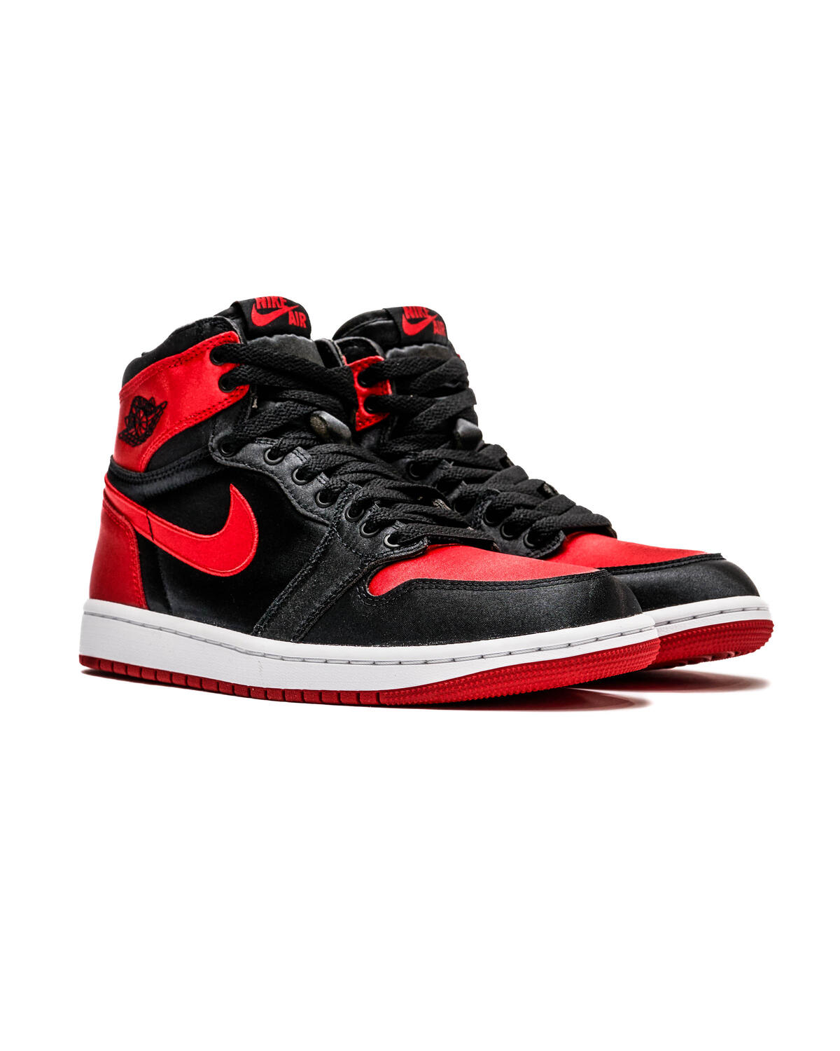 Jordan Air Jordan 1 Retro Hi OG Satin Bred Womens Lifestyle Shoes Black Red  FD4810-061 – Shoe Palace